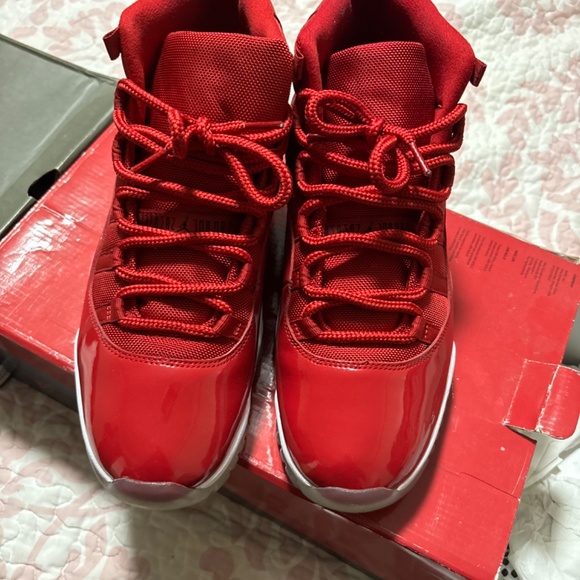 Jordan 11’s (Win Like 96’) main image 4